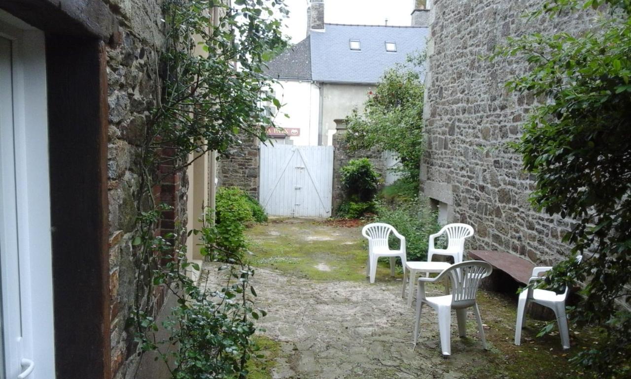 La Petite Maison D'Evran Екстер'єр фото